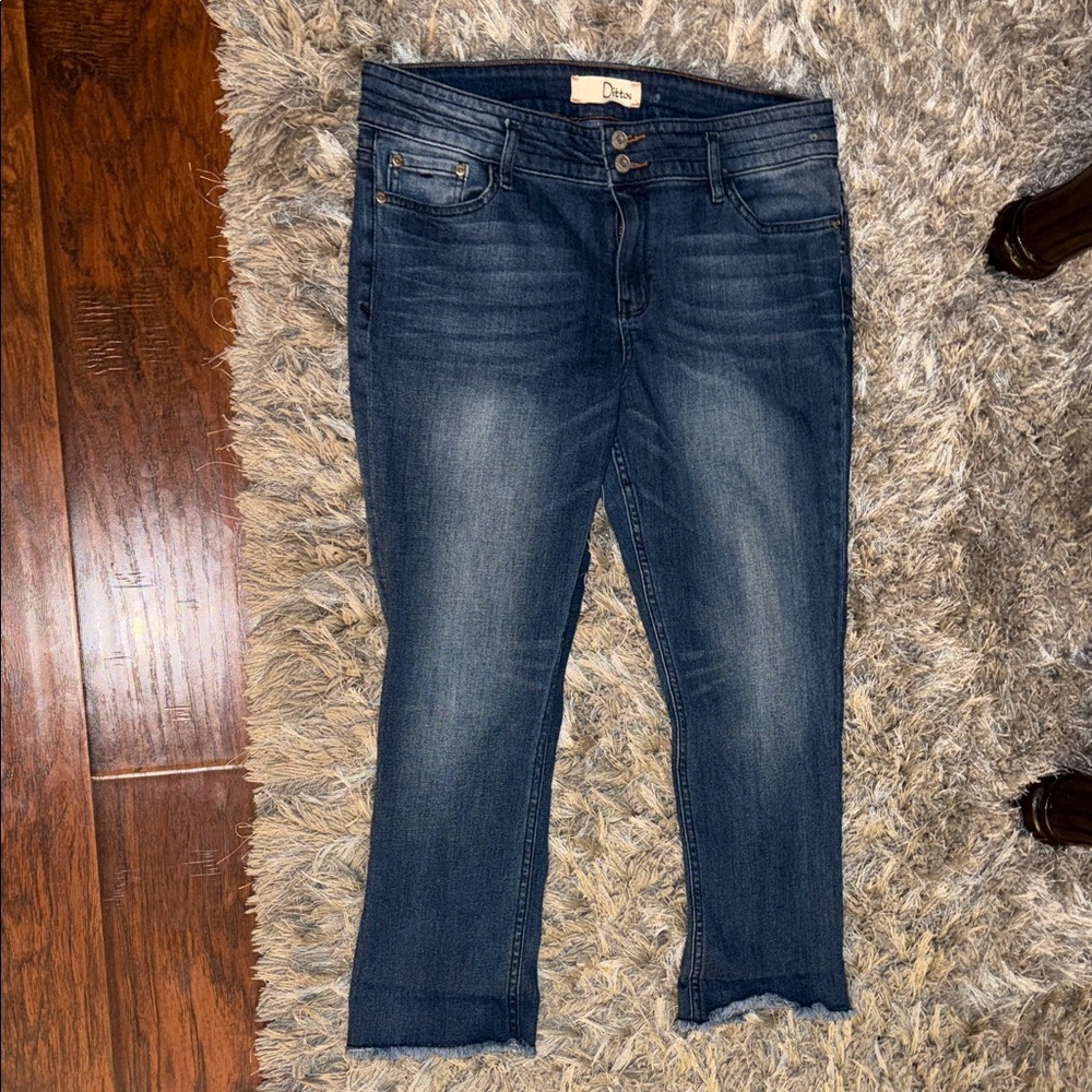 Blue Women's Cropped Dittos Jeans Size 32